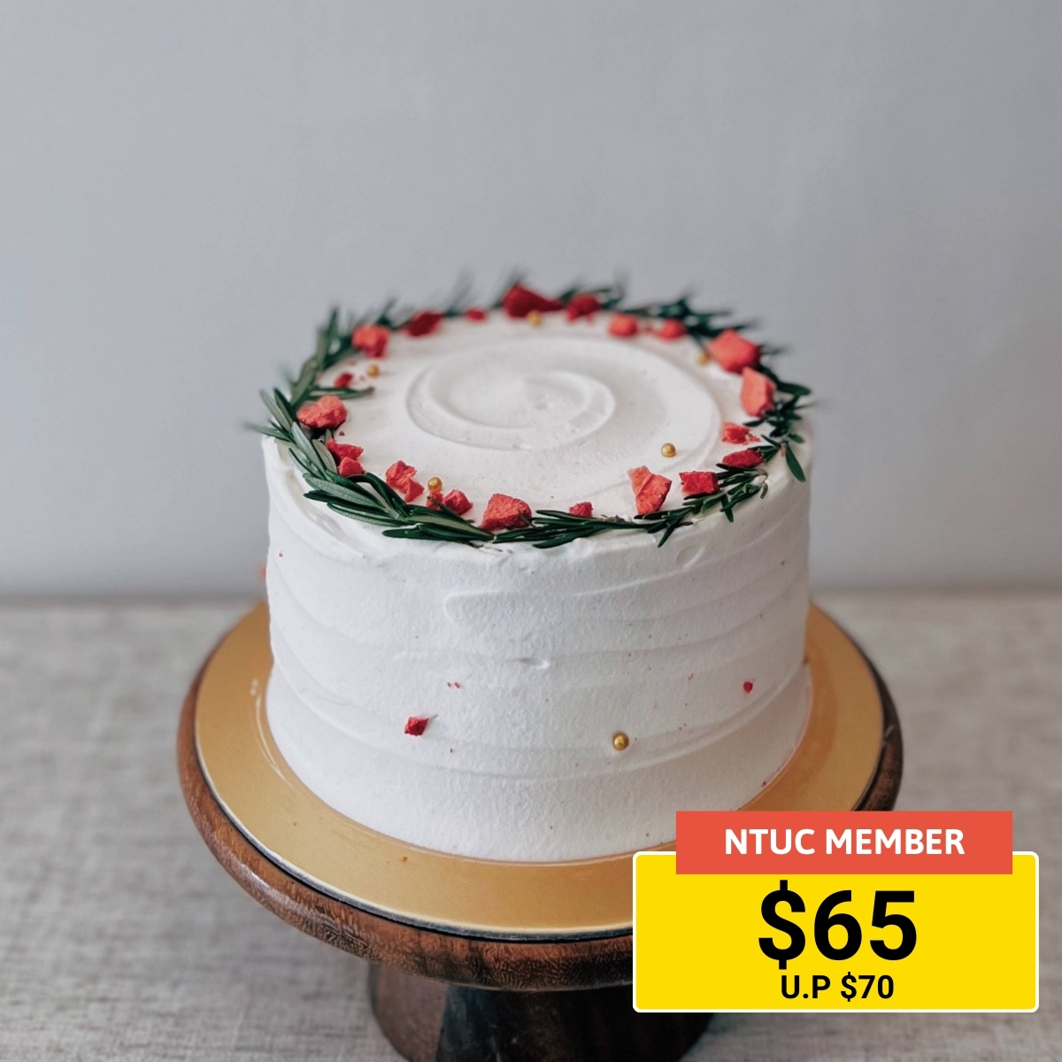 Assorted 6-inch cakes from Sarah’s Loft for celebrations or gifting.